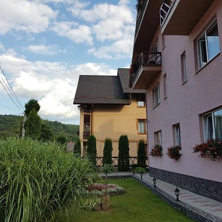 U Neli Hotel Solochin Bagian luar foto