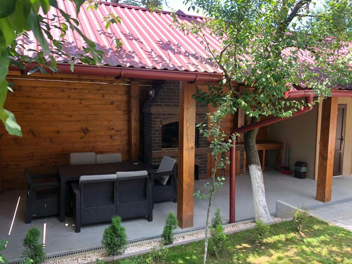 U Neli Hotel Solochin Bagian luar foto
