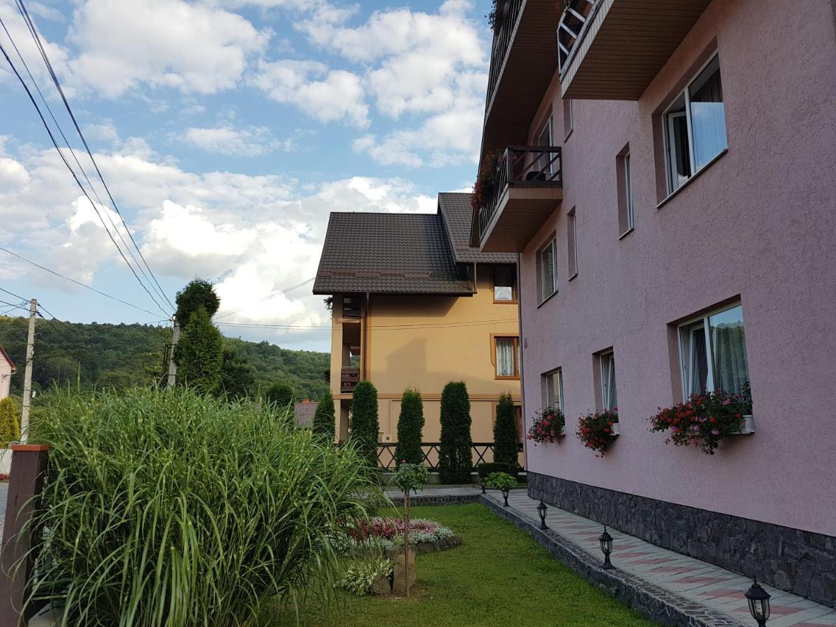 U Neli Hotel Solochin Bagian luar foto