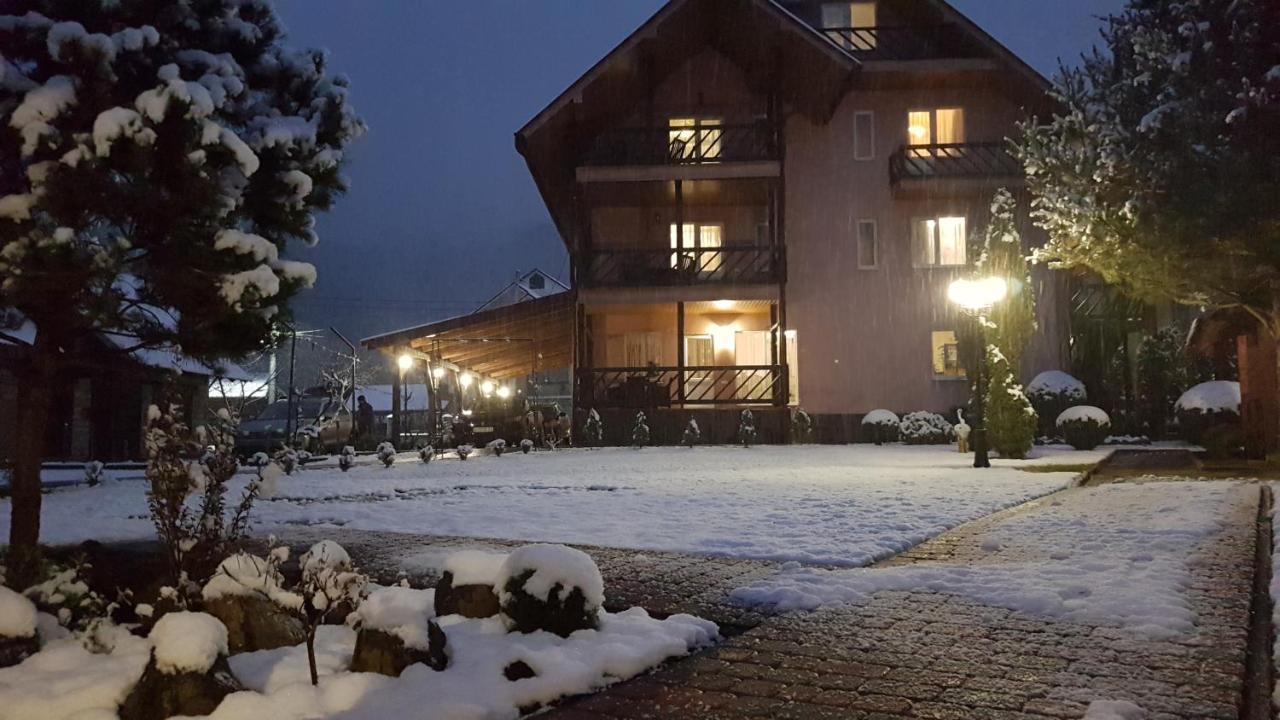 U Neli Hotel Solochin Bagian luar foto