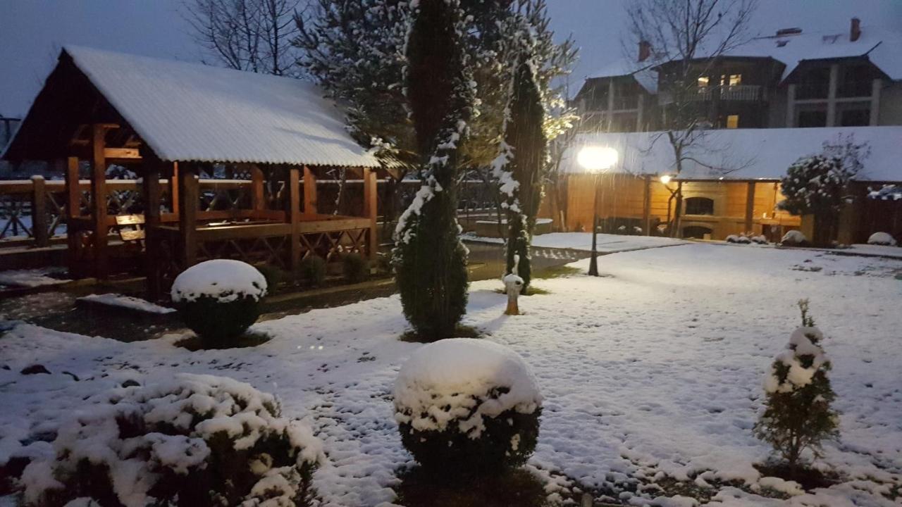 U Neli Hotel Solochin Bagian luar foto