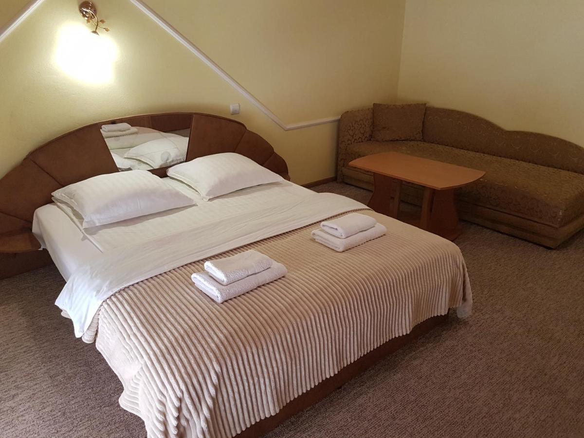 U Neli Hotel Solochin Bagian luar foto