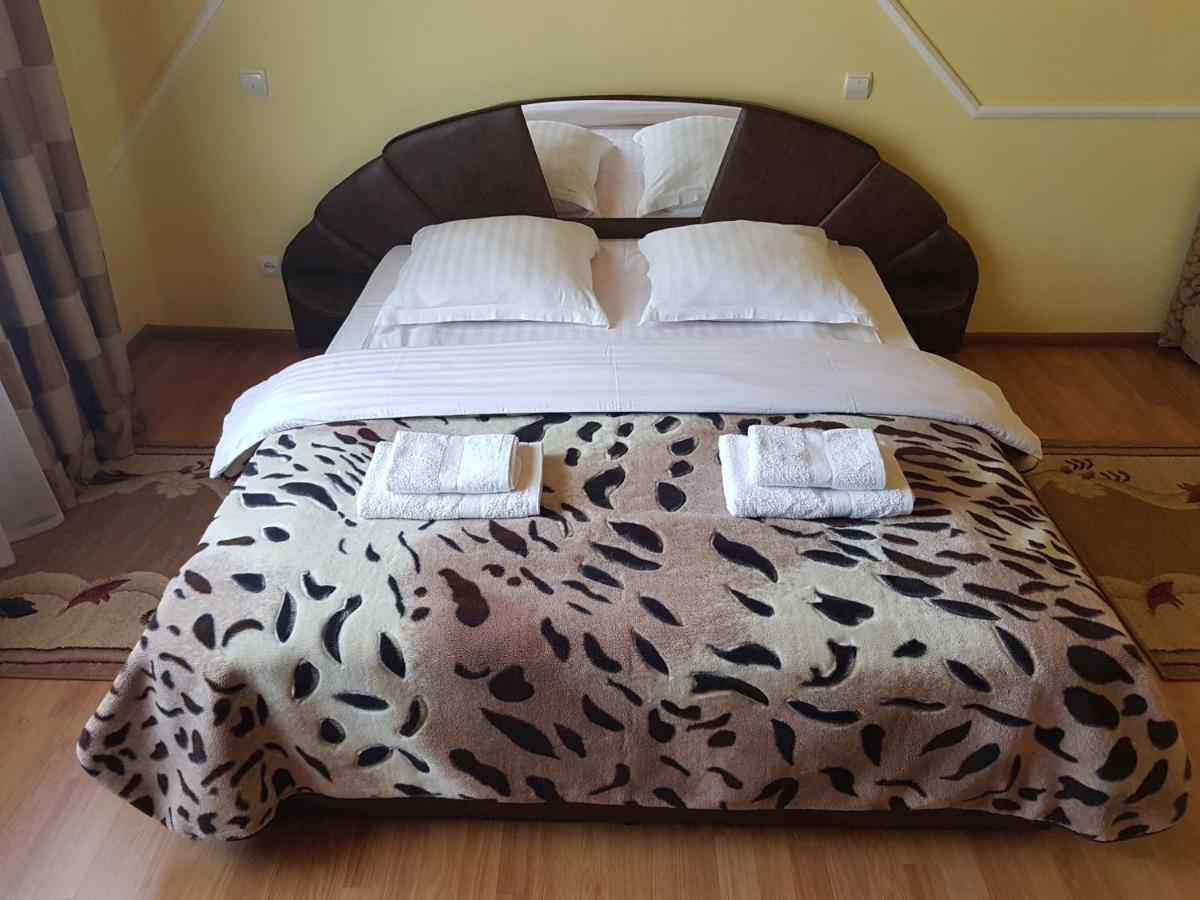 U Neli Hotel Solochin Bagian luar foto