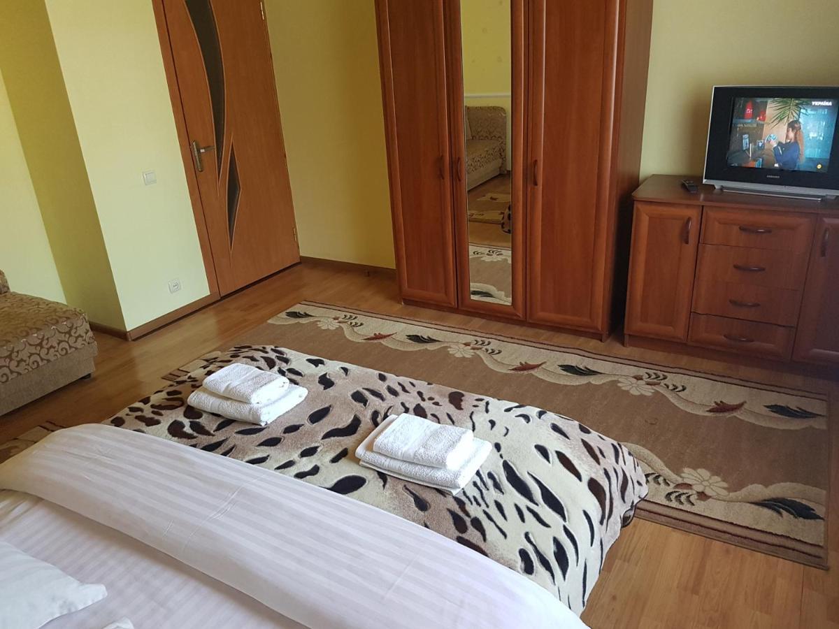 U Neli Hotel Solochin Bagian luar foto
