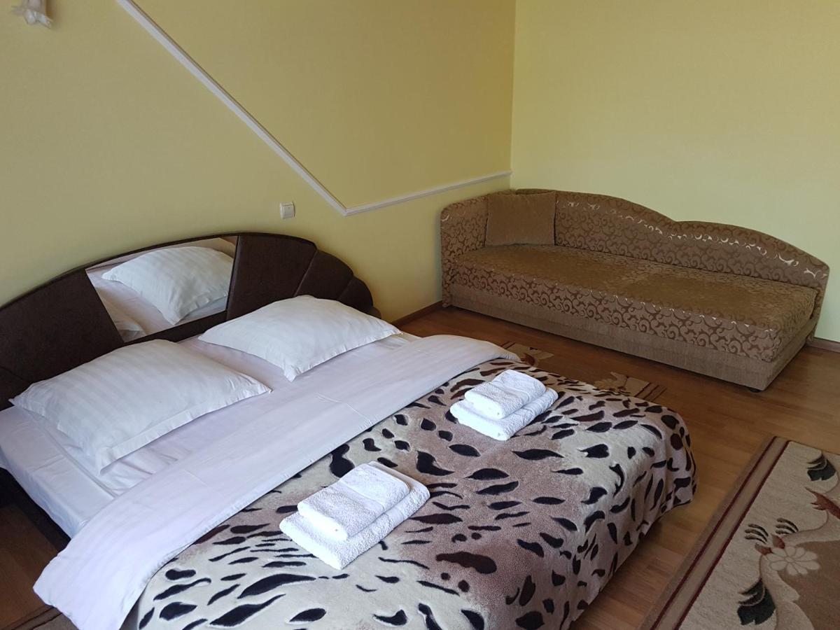U Neli Hotel Solochin Bagian luar foto