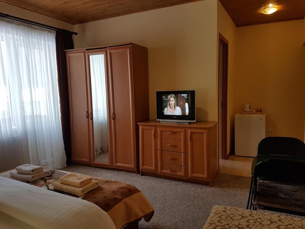 U Neli Hotel Solochin Bagian luar foto
