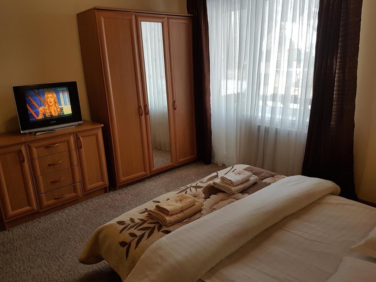 U Neli Hotel Solochin Bagian luar foto