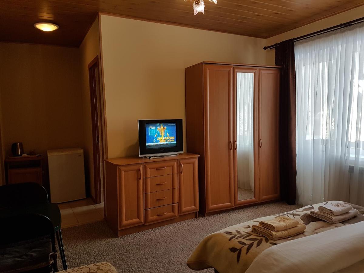 U Neli Hotel Solochin Bagian luar foto
