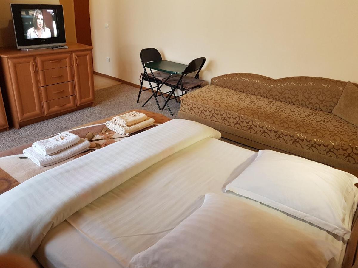 U Neli Hotel Solochin Bagian luar foto