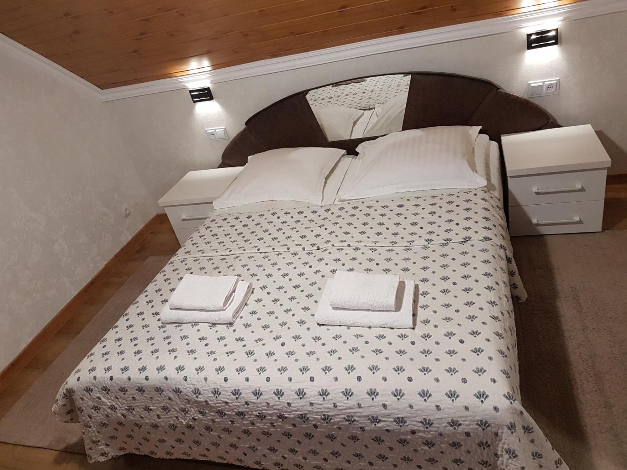 U Neli Hotel Solochin Bagian luar foto