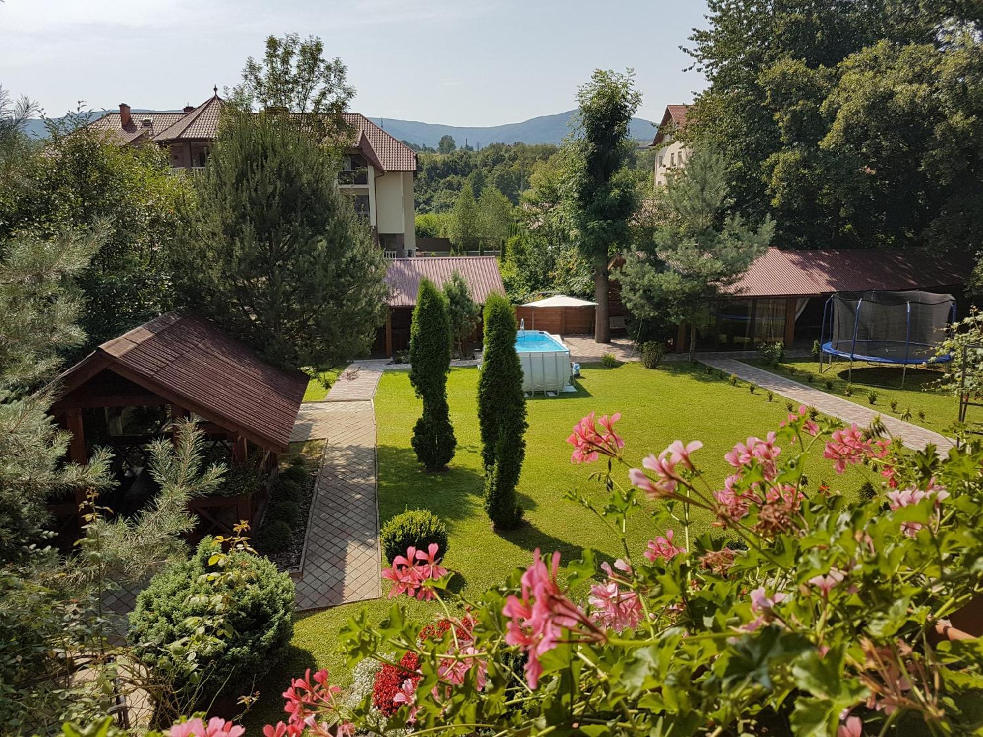 U Neli Hotel Solochin Bagian luar foto