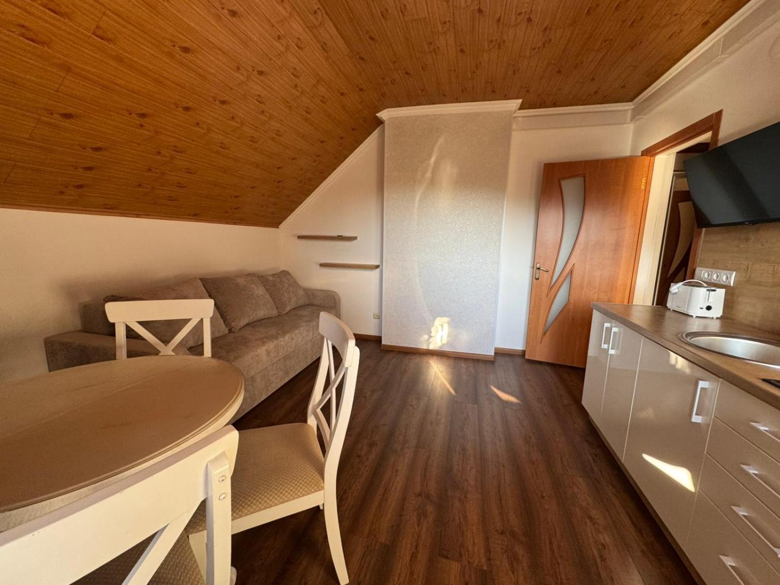 U Neli Hotel Solochin Bagian luar foto