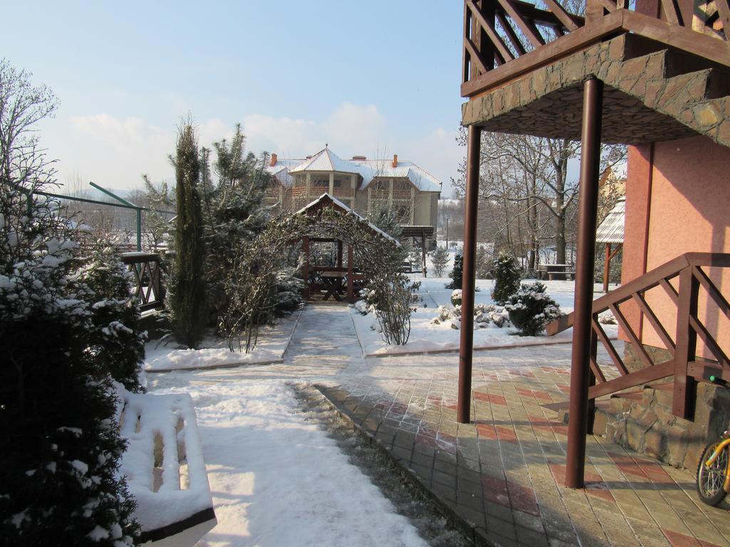 U Neli Hotel Solochin Bagian luar foto