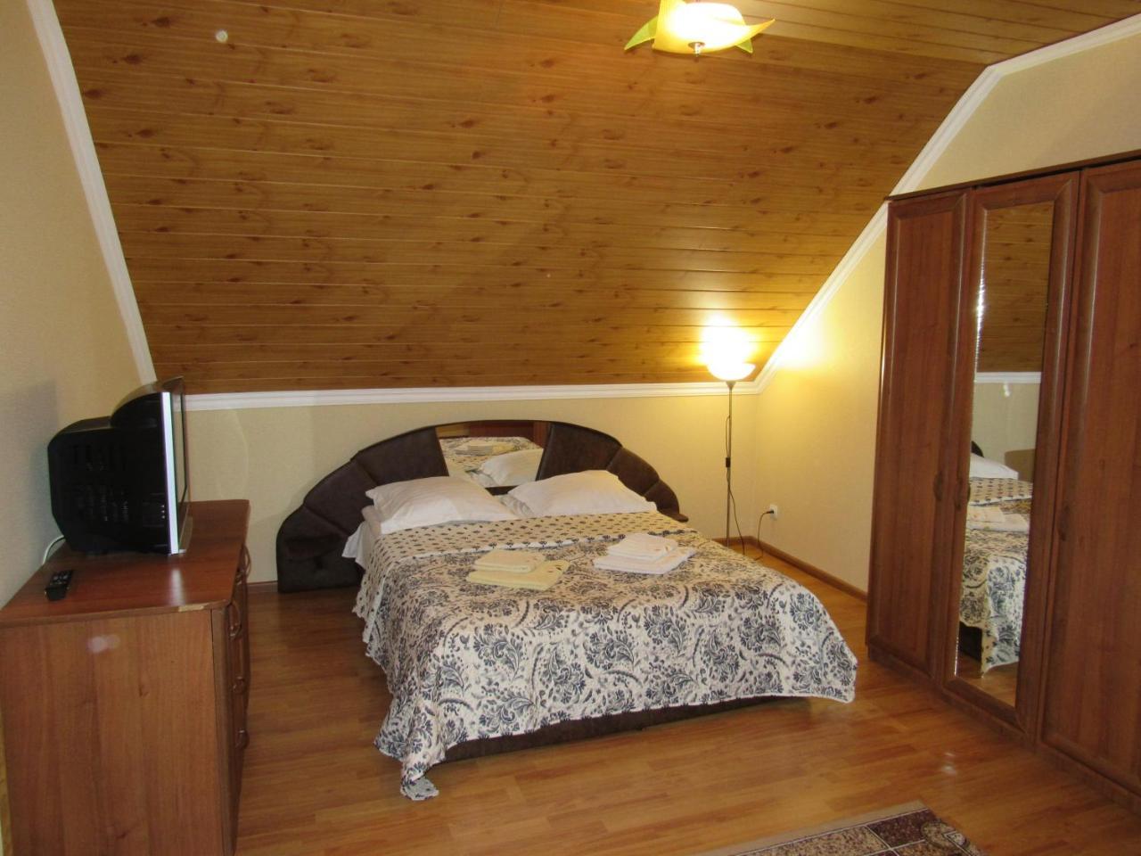 U Neli Hotel Solochin Bagian luar foto