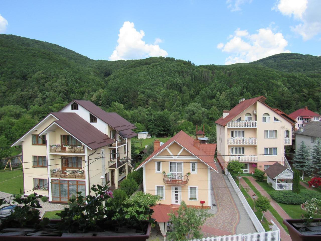 U Neli Hotel Solochin Bagian luar foto